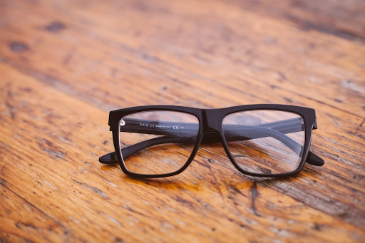 Jaki sklep z markowymi okularami warto sprawdzić?